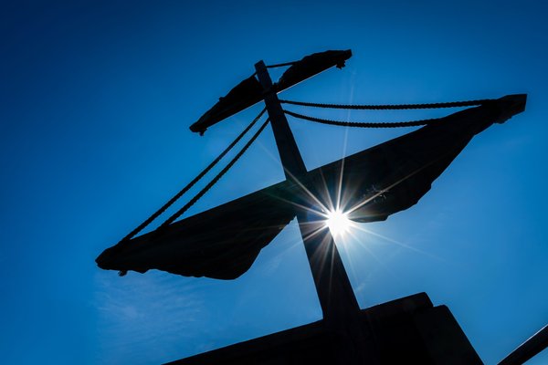 Which UK seaside towns offer the most detailed storytelling sessions about pirate history?